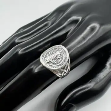 Anillo San Benito Plata De Ley T22