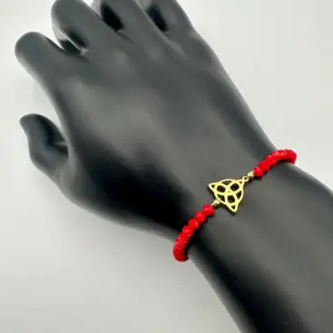 Pulsera Cristal Rojo Triqueta Acero Dorado