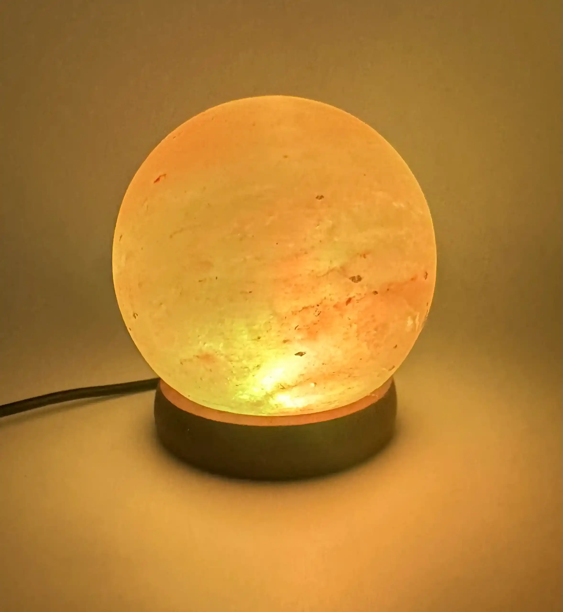 Lampara De Sal Del Himalaya Esfera Led - Imagen 3