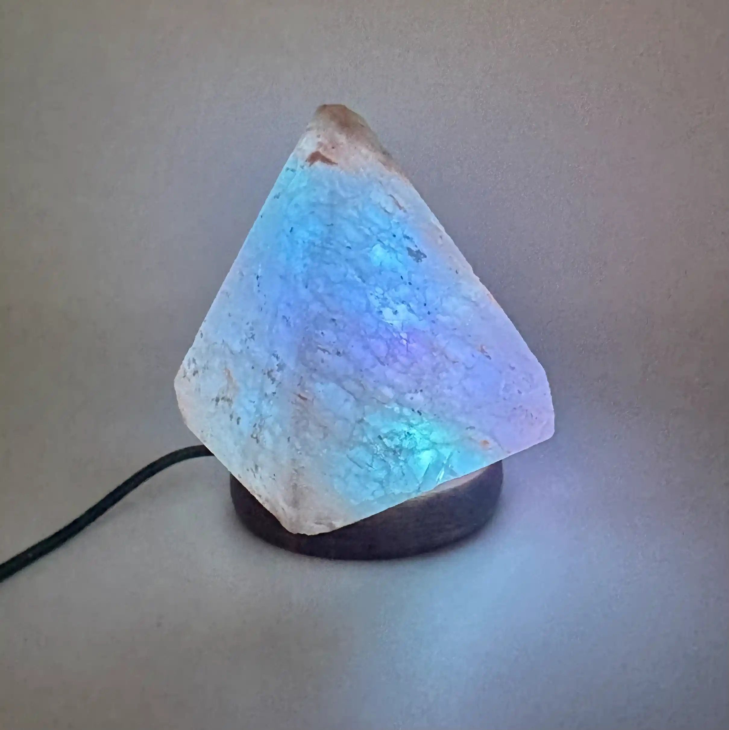 Lampara De Sal Del Himalaya Piramide Led - Imagen 5