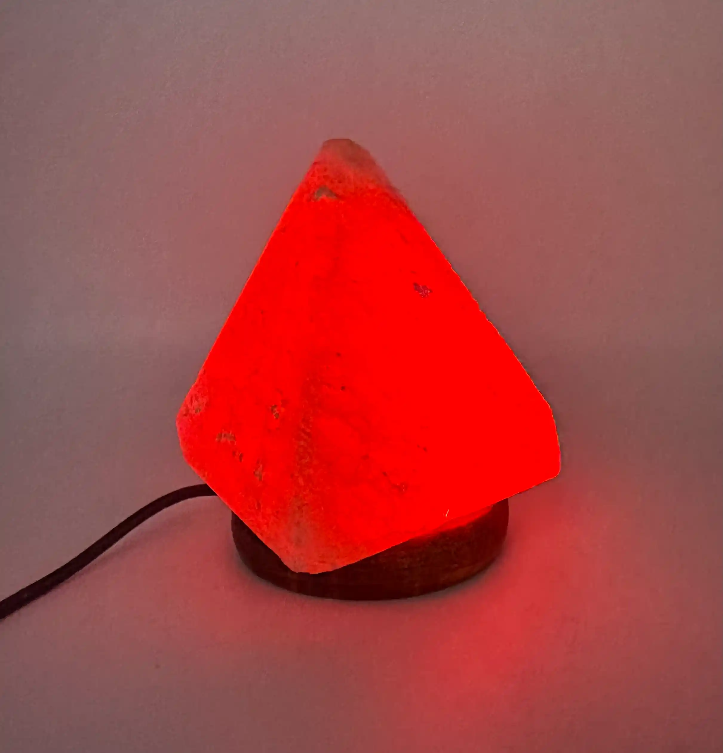 Lampara De Sal Del Himalaya Piramide Led - Imagen 7