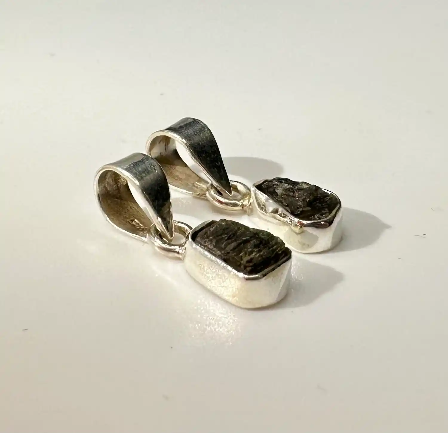 Colgante Moldavita Plata De Ley De 1,30 A 1,40 Gramos - Imagen 2