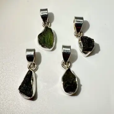 Colgante Moldavita Plata De Ley De 1,45 A 1,60 Gramos