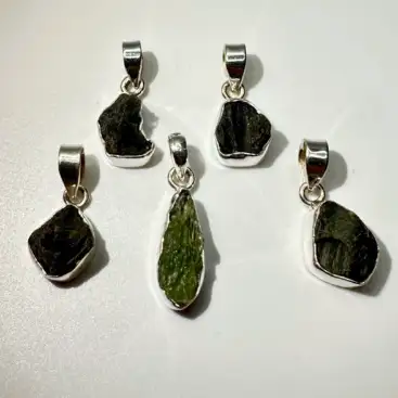 Colgante Moldavita Plata De Ley De 2,10 A 2,25 Gramos