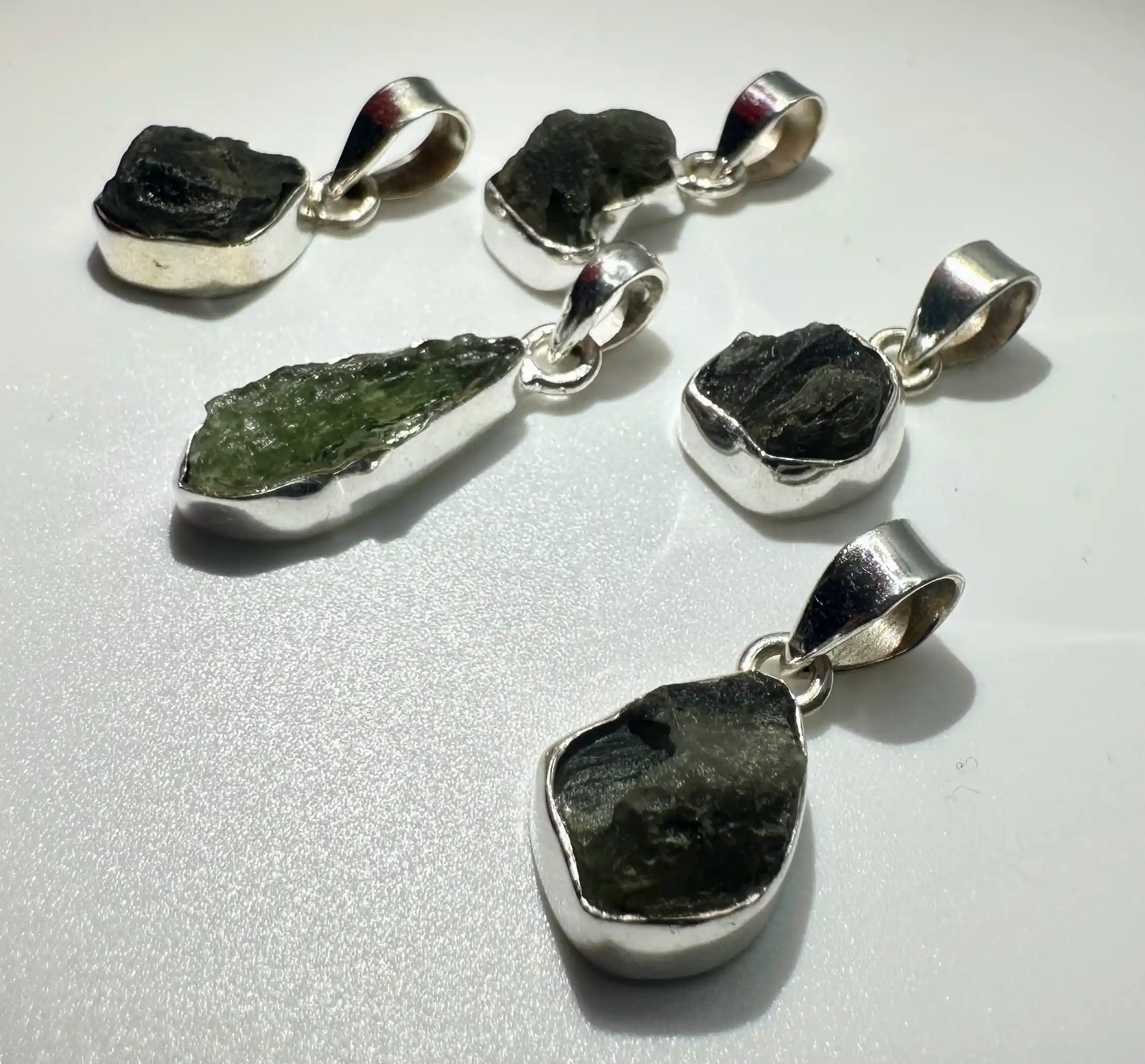 Colgante Moldavita Plata De Ley De 2,10 A 2,25 Gramos - Imagen 2