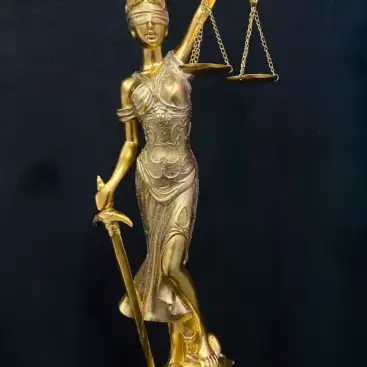 Figura Diosa De La Justicia Dorada 55cm
