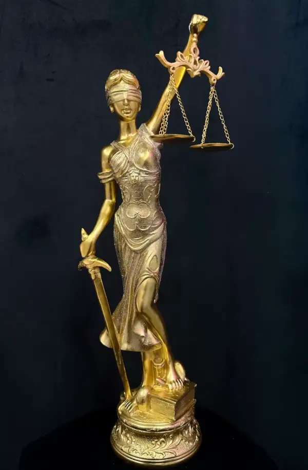 Figura Diosa De La Justicia Dorada 55cm - La Calva Mística | Tienda ...