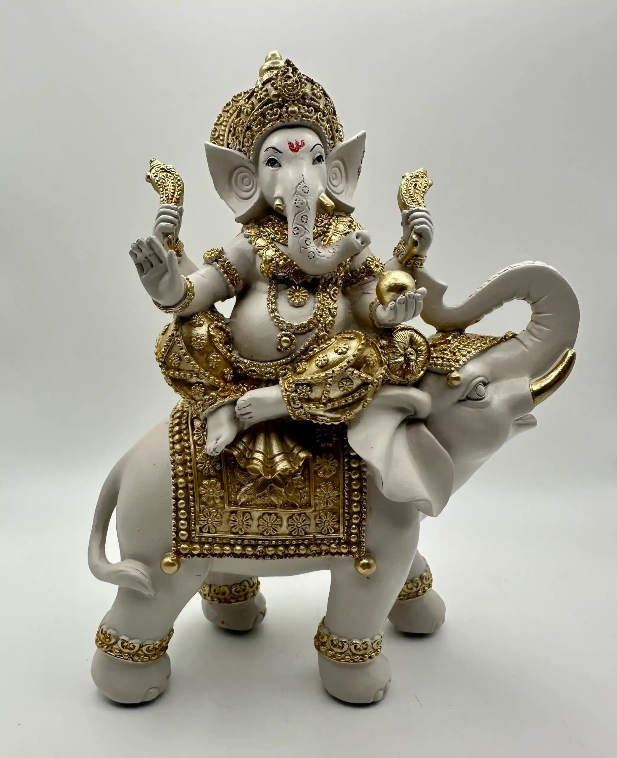 Figura Ganesh Sobre Elefante 22Cm