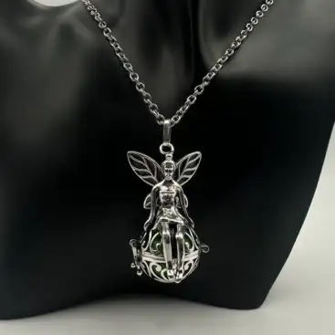 Colgante Llamador De Angeles Verde Con Hada En Plata De Ley Y Acero