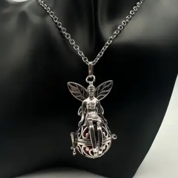 Colgante Llamador De Angeles Rojo Con Hada En Plata De Ley Y Acero