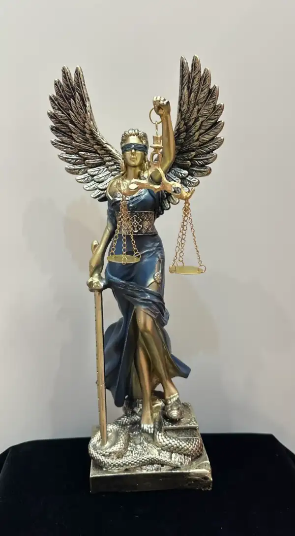 Figura Diosa De La Justicia Azul Alas 40cm - La Calva Mística | Tienda ...
