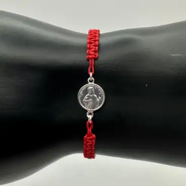 Pulsera Roja Macrame Con San Judas Tadeo Plata De Ley