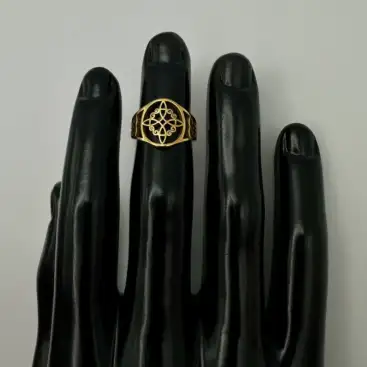Anillo Nudo De Bruja Acero Dorado Regulable