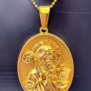 Colgante San Benito Acero Dorado