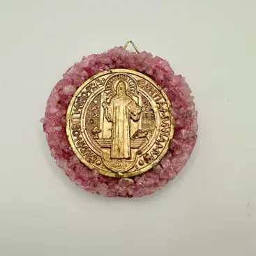 Amuleto Medalla San Benito Mineral Cuarzo Rosa