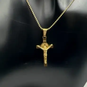 Colgante Cristo En La Cruz Y San Benito Acero Dorado Mini